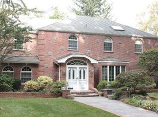 11 Soundview Crst, Manhasset, NY 11030