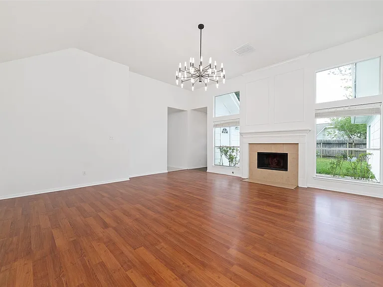 4211 Torrey Creek Ln — Photo 4