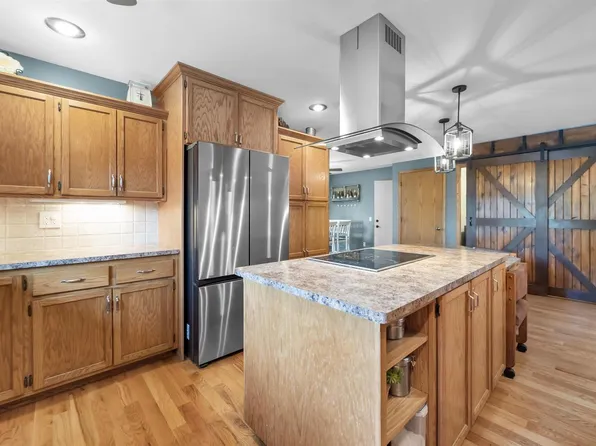 6216 Wild Flower Court, Mcfarland, WI 53558