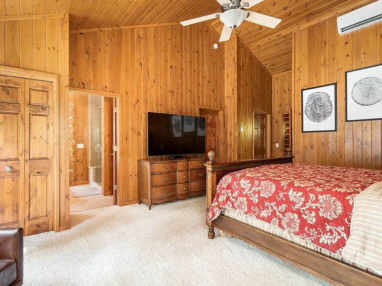 1447 E River Rd — Photo 14