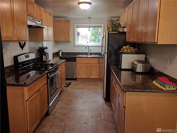 4th image of 8807 121st St SW