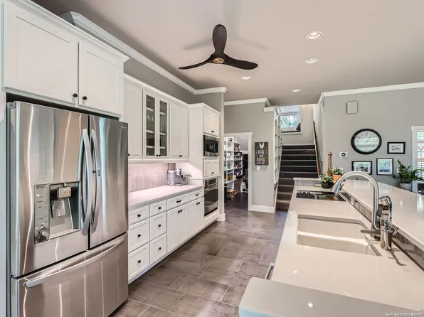 8694 Rolling Acres, Fair Oaks Ranch, TX 78015