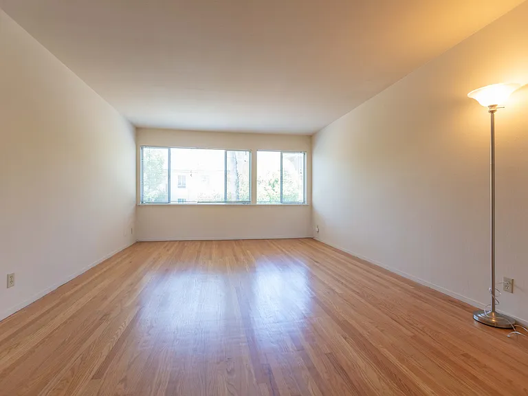 1540 Jackson St — Photo 12