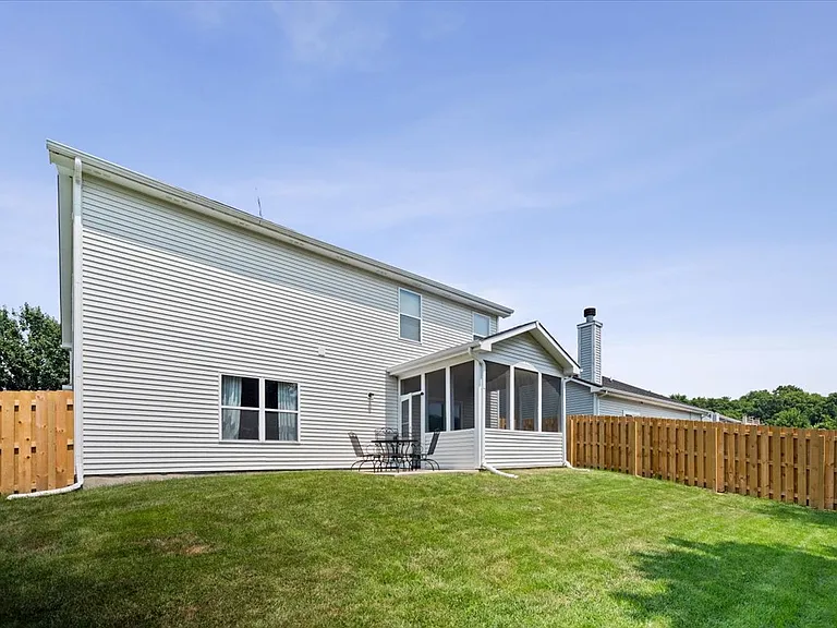 993 Kempson Ct — Photo 26