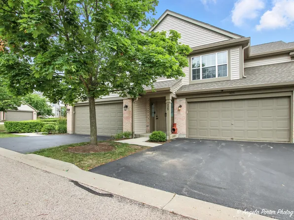 425 Ashwood Ct, Lindenhurst, IL 60046