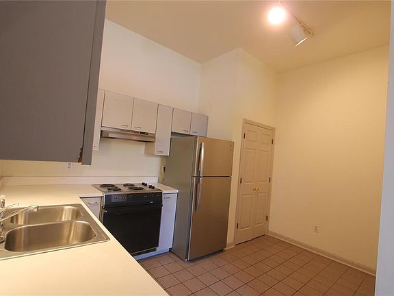 4th image of 3900 Shenandoah Ave