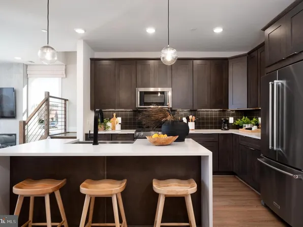 131 Warburton St, Alexandria, VA 22304