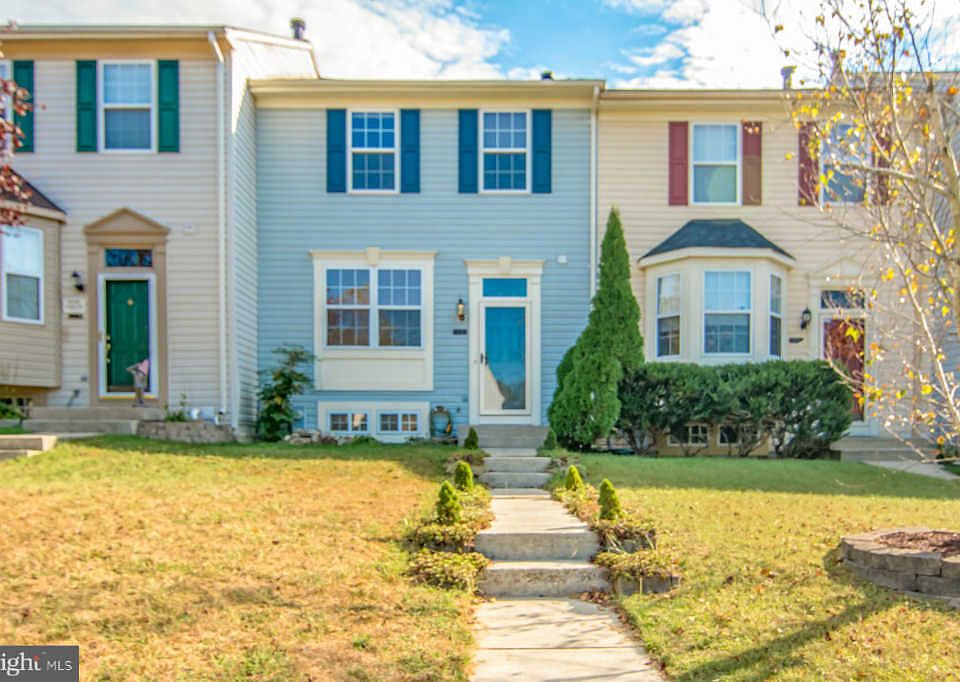 1st image of 305 Stone Hollow Ct