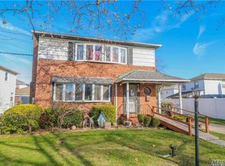 24 Susan Ct, Valley Stream, NY 11581