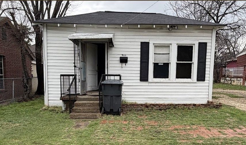 1st image of 215 W Missouri Ave
