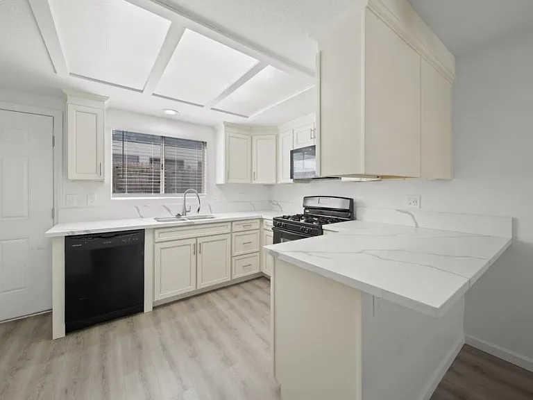 28611 Calle Del Lago #C — Photo 11