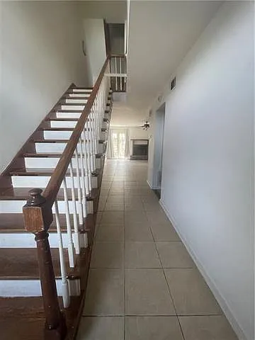 5 Brandon Hall Dr #D — Photo 4