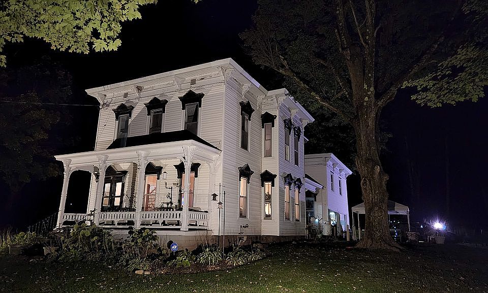 2nd image of 35 Stowe Ln
