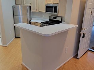 14313 Climbing Rose Way APT 102, Centreville, VA 20121