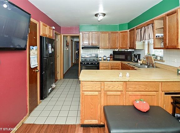 5th image of 9228 Central Ave