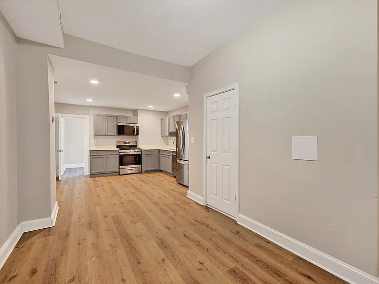 2432 E Fayette St — Photo 5
