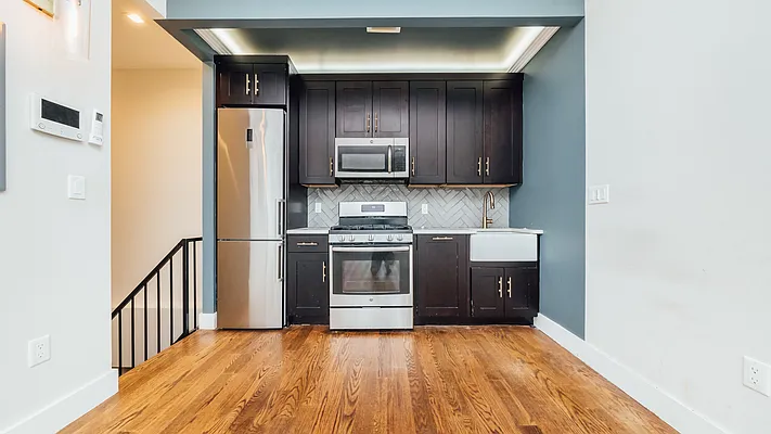 Rented by Nooklyn NYC LLC | media 44