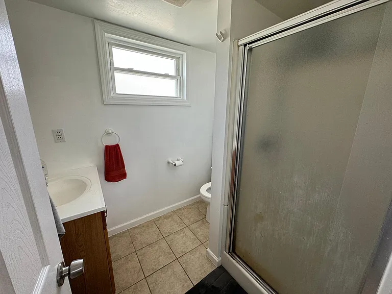 2nd Floor Bathroom