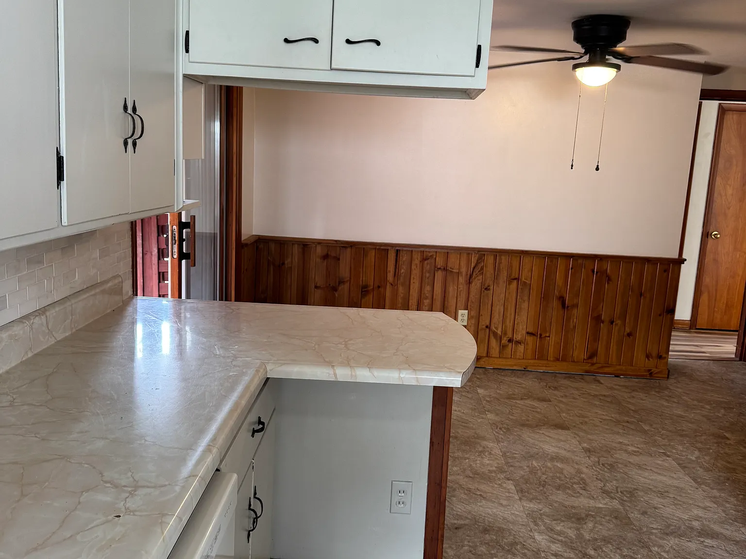 2 bed, 1053 sqft, $1,250 — Photo 4