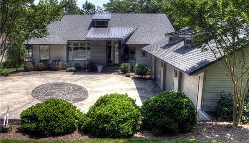 1st image of 8988 Fair Oak Dr