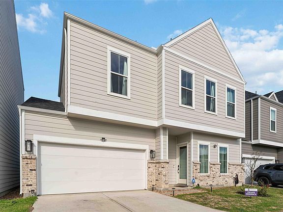2nd image of 405 Stonework Ln