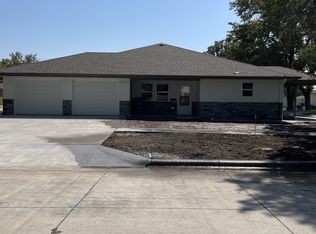 415 E 3rd St, Ellinwood, KS 67526