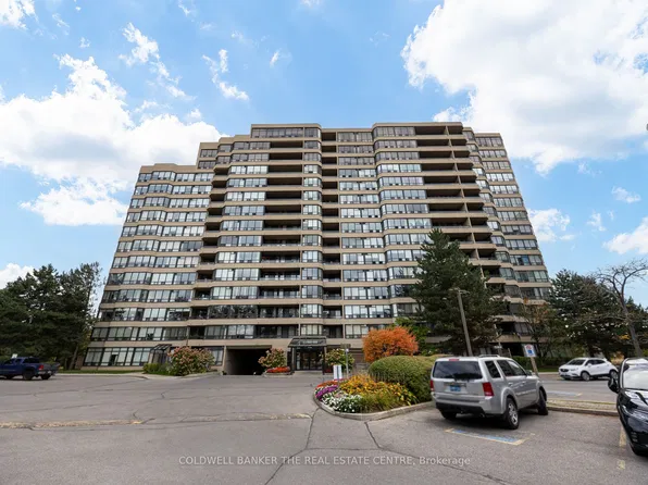 32 Clarissa Dr #Penthouse 22, Richmond Hill, ON L4C 9R7