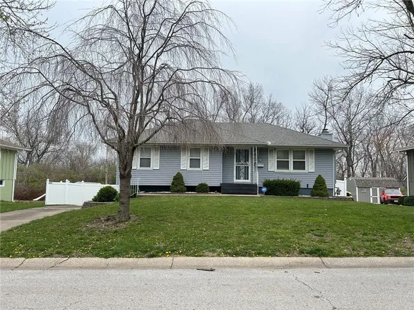 15218 E 33rd St S, Independence, MO 64055