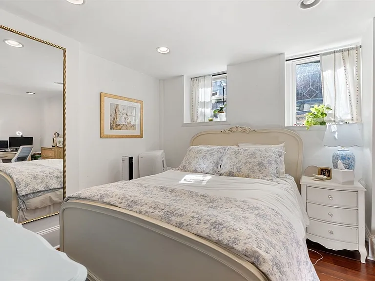 302 K St #B — Photo 3