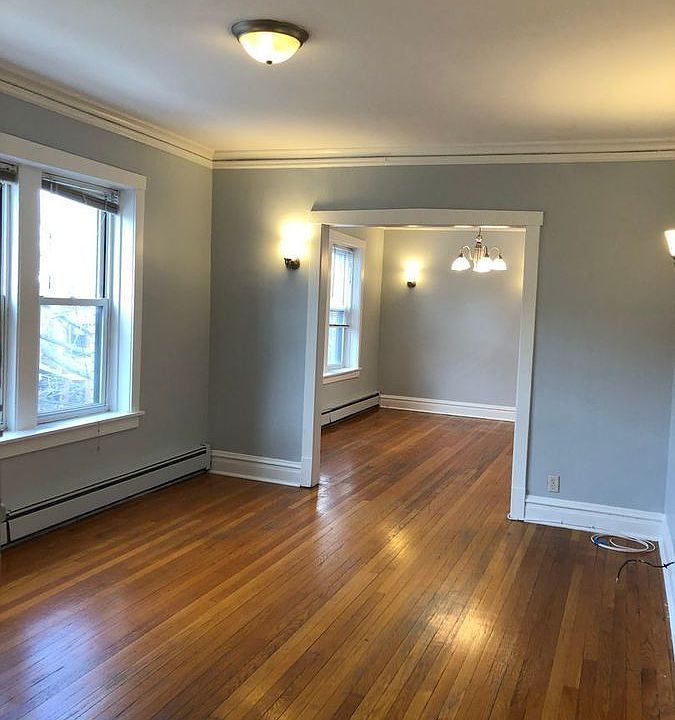 1st image of 3605 N Claremont Ave #3