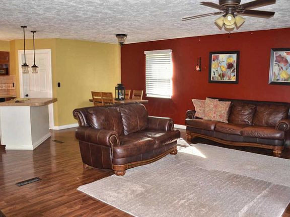 4th image of 543 Wagon Wheel Ln