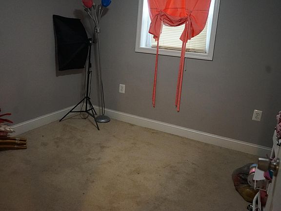 4th image of 5832 33rd Ave