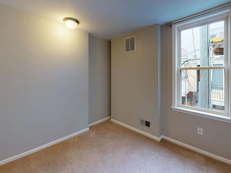 1500 Webster St — Photo 13