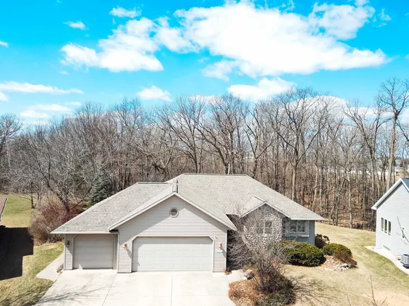 2387 Wandering Springs Cir, Green Bay, WI 54311