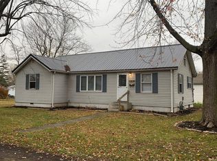 124 E Hoop St, Flora, IN 46929