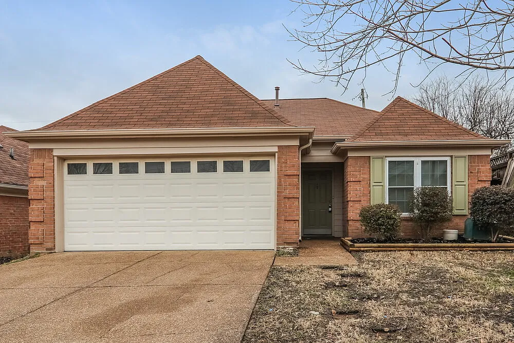 3 bed, 2.0 bath, 1390 sqft, $2,550 — Photo 1