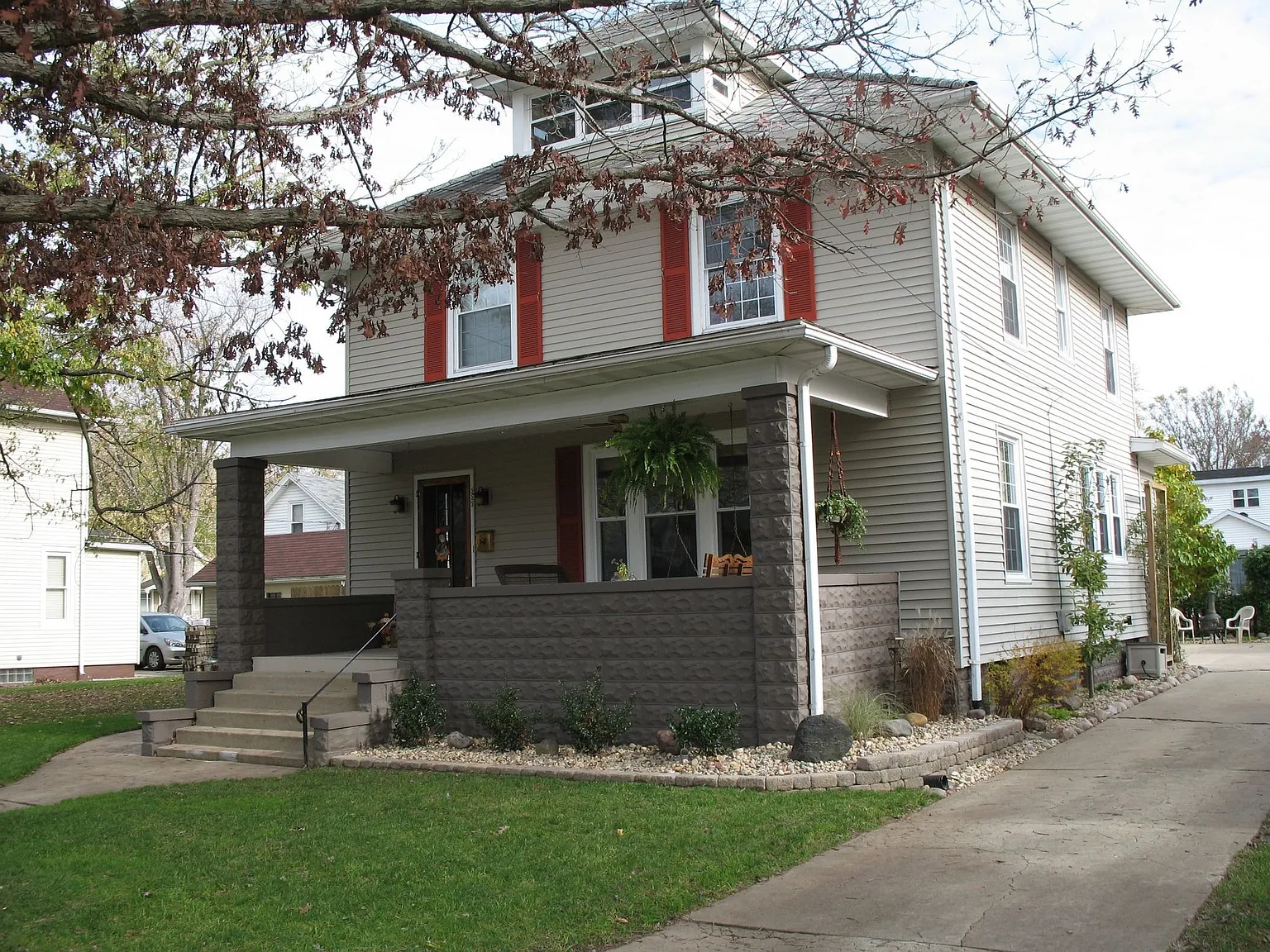 222 N 3rd Ave photo 1