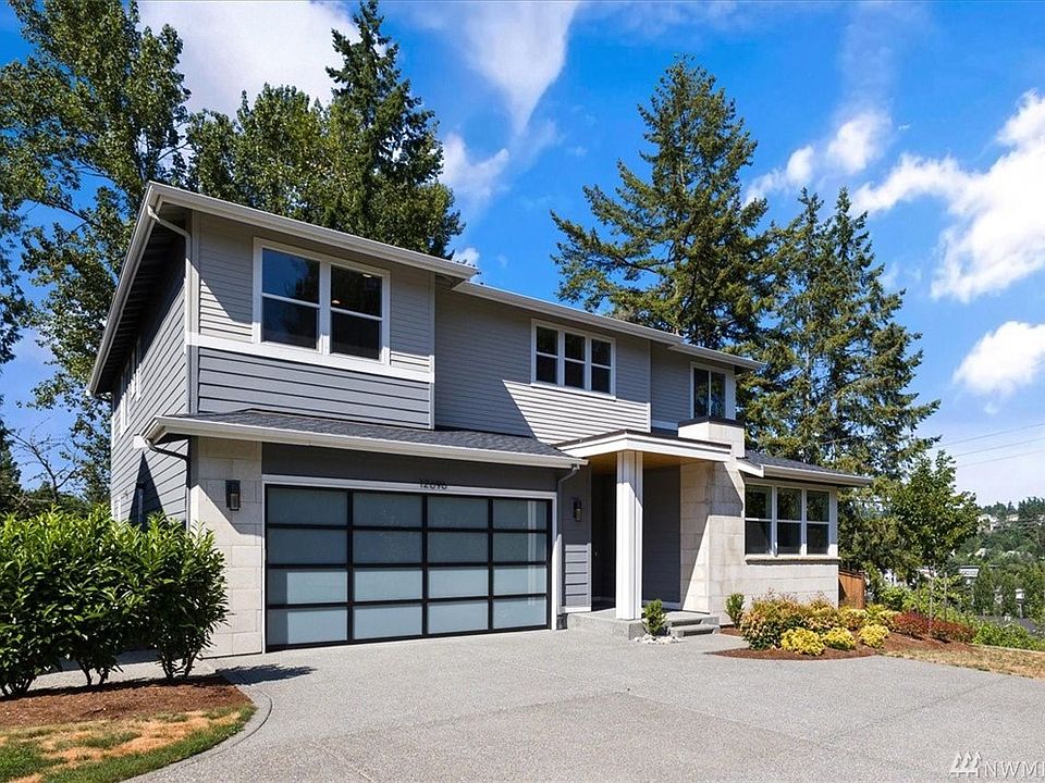 Perfect location at end of dead-end street.  New neighborhood setting, yet surrounded by trees with views across the valley and lake below.