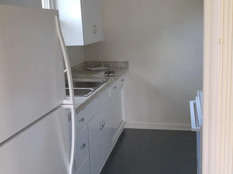 823 King St — Photo 3