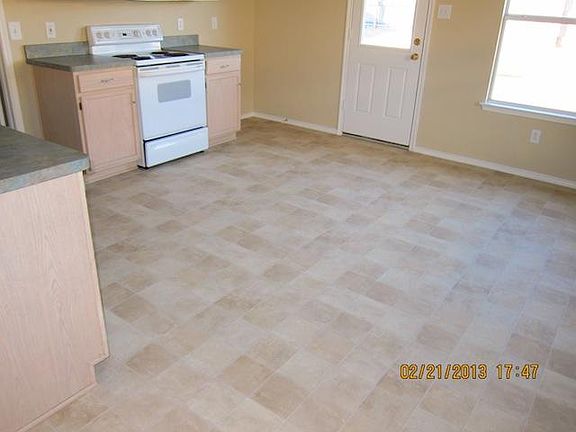 3rd image of 1582 Chivalry Ln