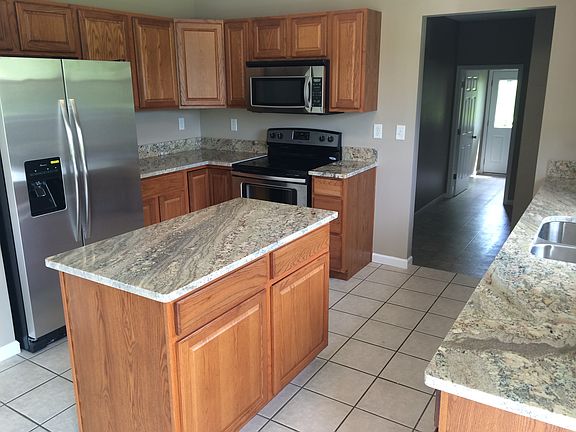 2nd image of 3328 Cherryhill Dr