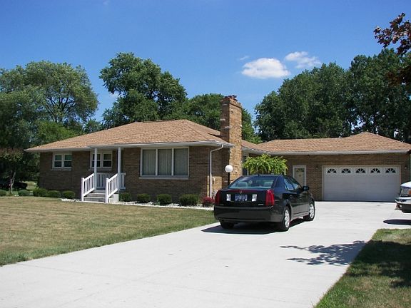 2nd image of 1520 S Outer Dr
