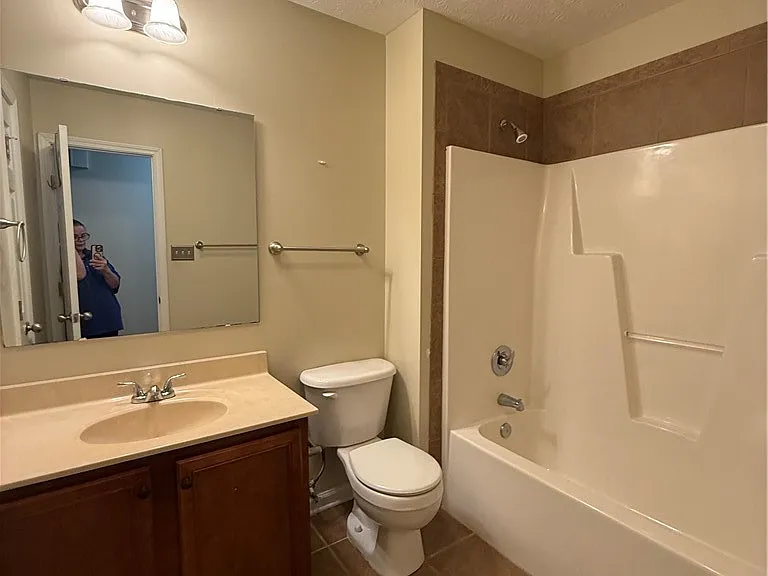 696 Fairfield Cir — Photo 7