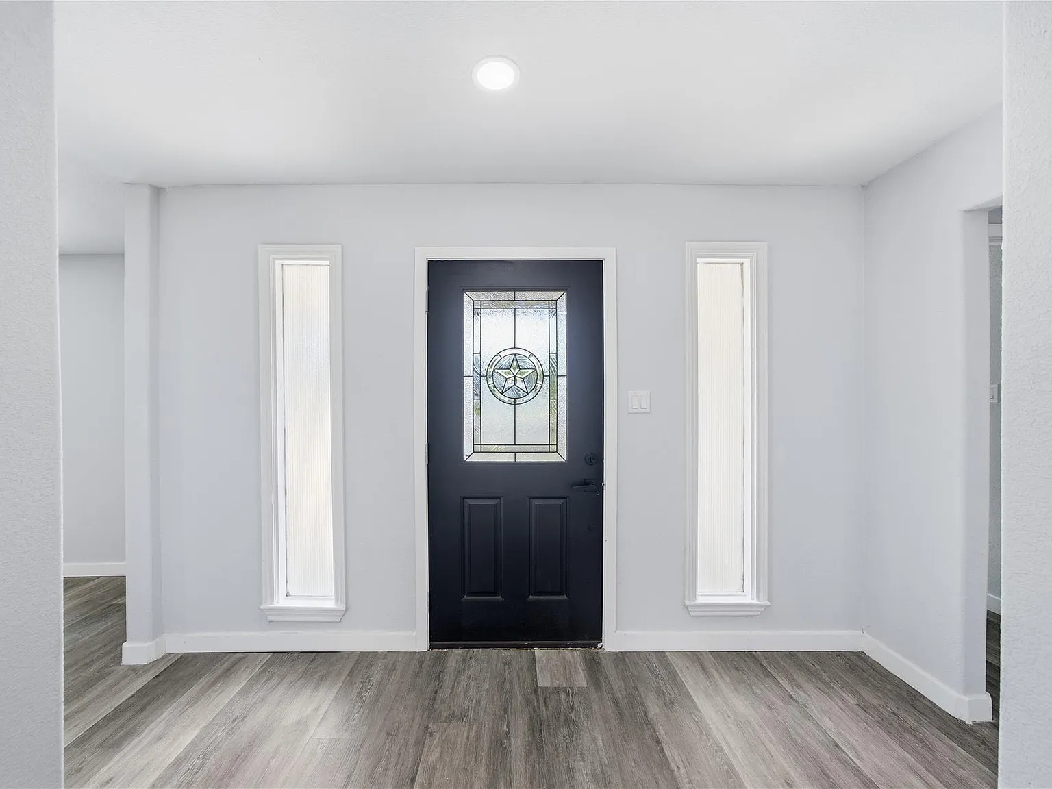 3 bed, 2.0 bath, 1853 sqft, $2,000 — Photo 4
