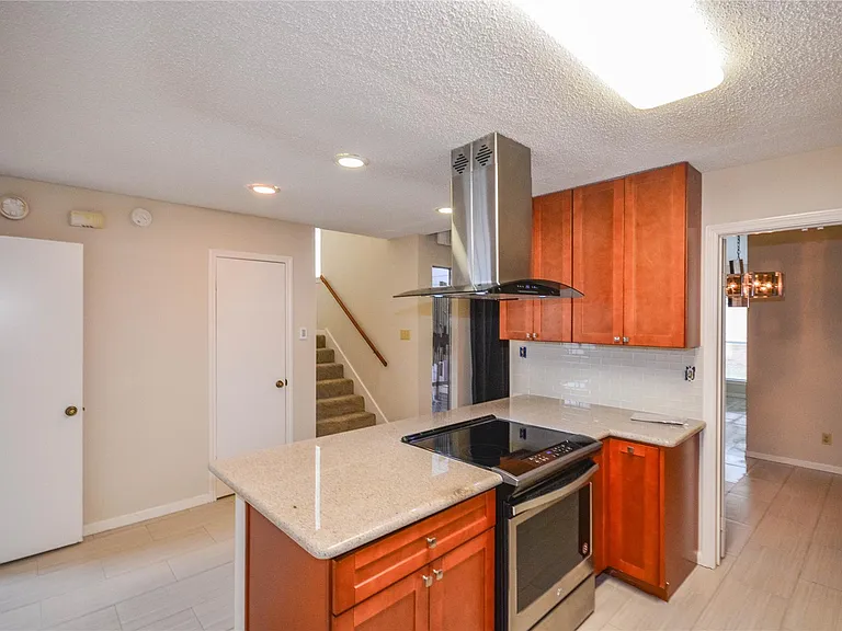 9262 Westwood Village Dr — Photo 11