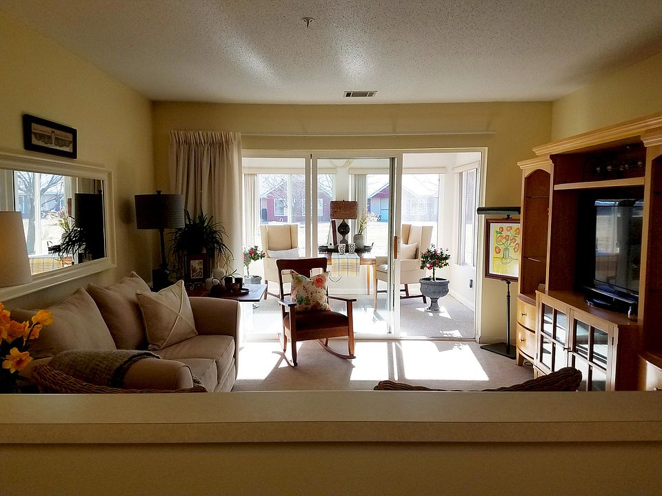 1st image of 1110 Adams St #117