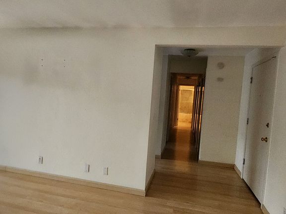 5th image of 12700 NE 8th Street #E303