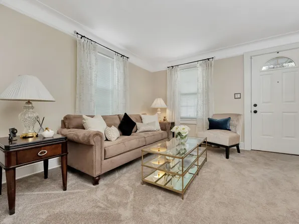 91-15 Vanderveer Street image 5 of 23