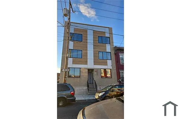 Building Photo - 2526 N 9th St #3