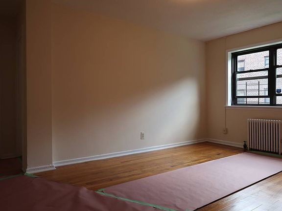 5th image of 2082 28th St APT 1B